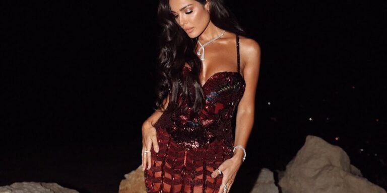 النجمات يتنافسن على الأناقة بإطلالات لا تُنسى في حفل زفاف نجل إيلي صعب النجمات يتنافسن على الأناقة بإطلالات لا تُنسى في حفل زفاف نجل إيلي صعب