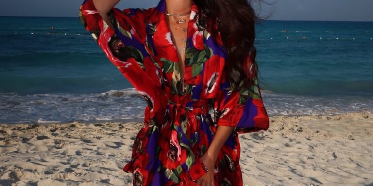 الورود تزيّن إطلالات النجمات بأناقة صيفية ..شاهدي اختياراتهن بأحدث التصاميم الورود تزيّن إطلالات النجمات بأناقة صيفية ..شاهدي اختياراتهن بأحدث التصاميم