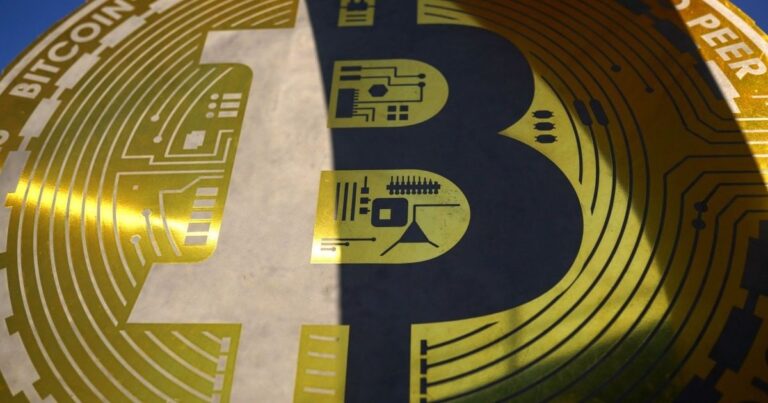 بتكوين تتجاوز حاجز 120 ألف دولار للمرة الأولى في تاريخها بتكوين تتخطى 107 آلاف دولار للمرة الأولى