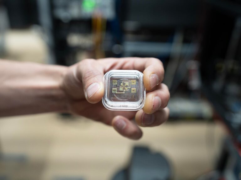 بدقة “عُشر كونتليون” جزء من الثانية إنتاج أدق ساعة في التاريخ | علوم بدقة "عُشر كونتليون" جزء من الثانية إنتاج أدق ساعة في التاريخ | علوم