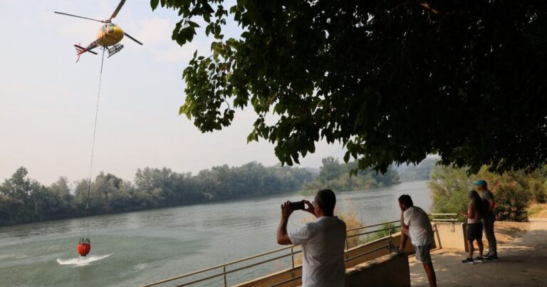 بسبب حرائق.. السلطات تأمر السكان بالتزام منازلهم في كتالونيا حرائق غابات في تركيا وفرنسا وسط موجة حر تحتاج أوروبا