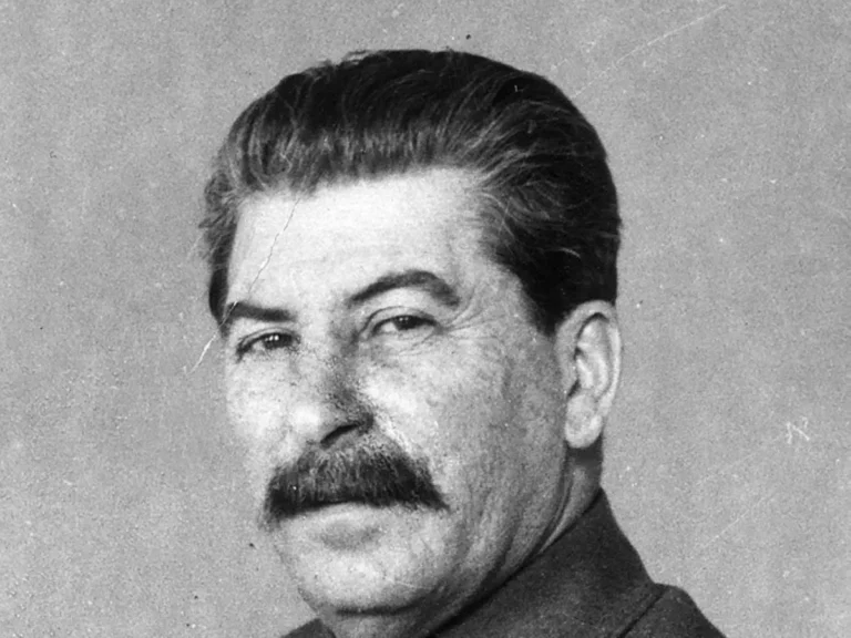 تتار القرم… تاريخ من التقلبات السياسية والاجتماعية تتار القرم... تاريخ من التقلبات السياسية والاجتماعية