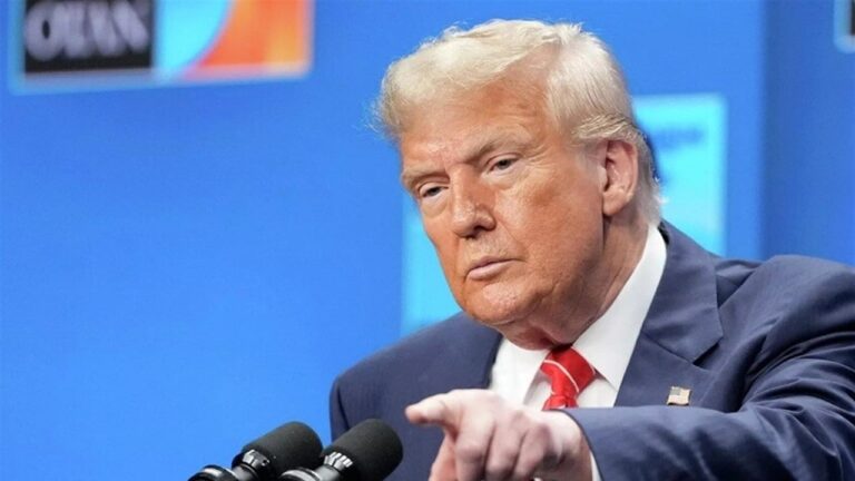 ترامب يتحدث عن إحياء أمريكا بعد موتها ترامب يتحدث عن "إحياء أمريكا" بعد موتها