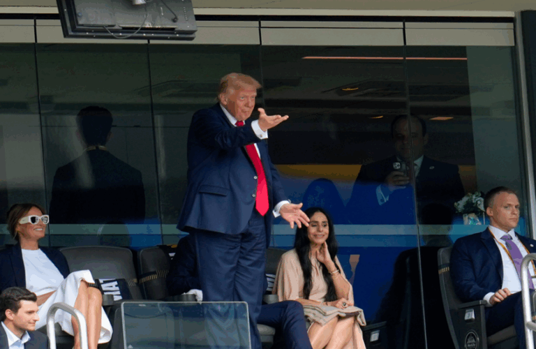 ترامب يهدد بعرقلة بناء ملعب بسبب الهنود » وكالة بغداد اليوم الاخبارية ترامب يهدد بعرقلة بناء ملعب بسبب الهنود » وكالة بغداد اليوم الاخبارية