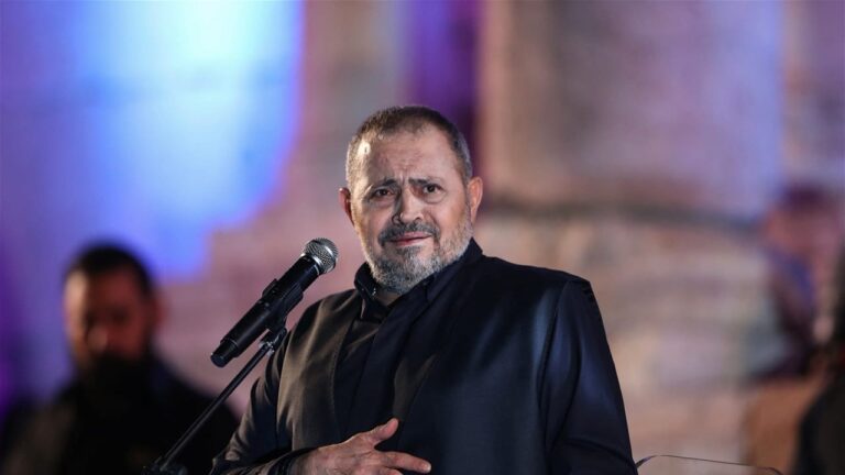 جورج وسوف في موقف محرج وحريق في المسرح جورج وسوف في موقف محرج وحريق في المسرح