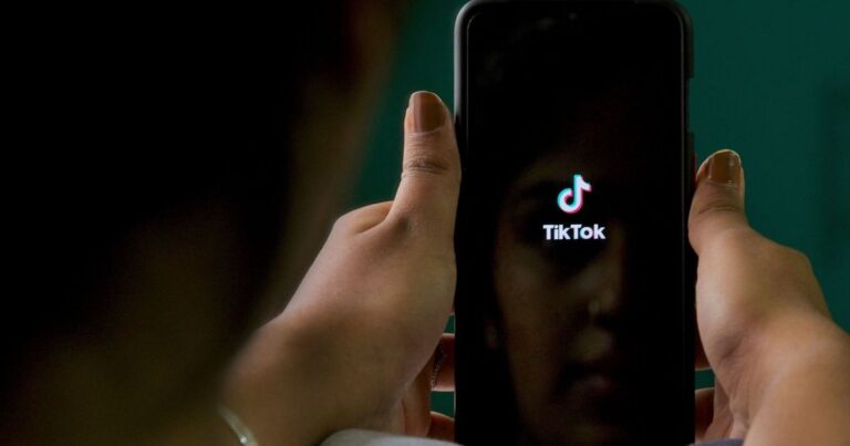 "إكس" تفتح المجال أمام الذكاء الاصطناعي لكتابة "ملاحظات المجتمع"