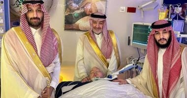 “ديلى ميل” تنشر قصة وفاة الأمير النائم.. لحظة تحريك أصابعه ورأسه.. فيديو وصور أفراد عائلة الأمير النائم فى وداعه