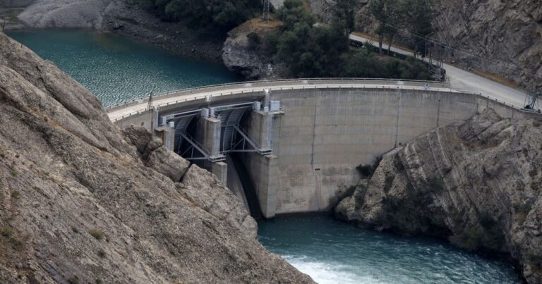 نقص الأمطار يضع إيران في واحدة من أسوأ موجات الجفاف منذ قرن