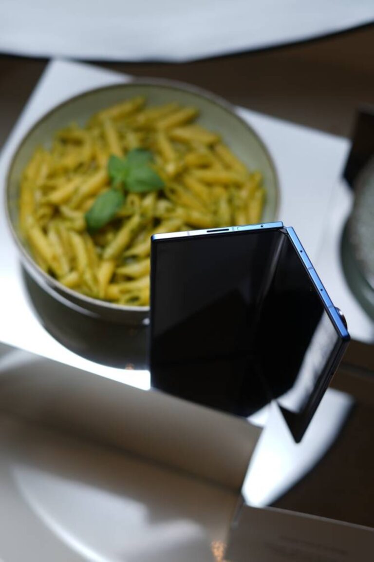 سامسونج تستعيد الترند وتكشف عن أنحف هاتف قابل للطي في تاريخها Al Bayan