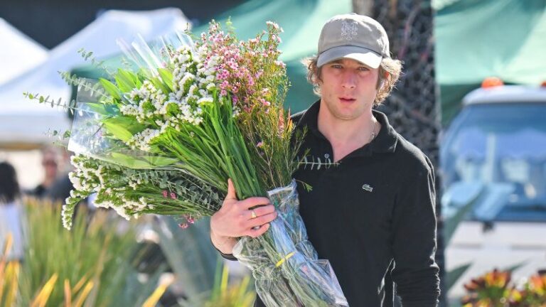 سوق Studio City Farmers: سوق La Farmer حيث يكون المشاهير وفيرة مثل المنتج