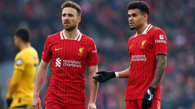 شاهد.. الكولومبي دياز يرقص في يوم جنازة زميله جوتا | رياضة