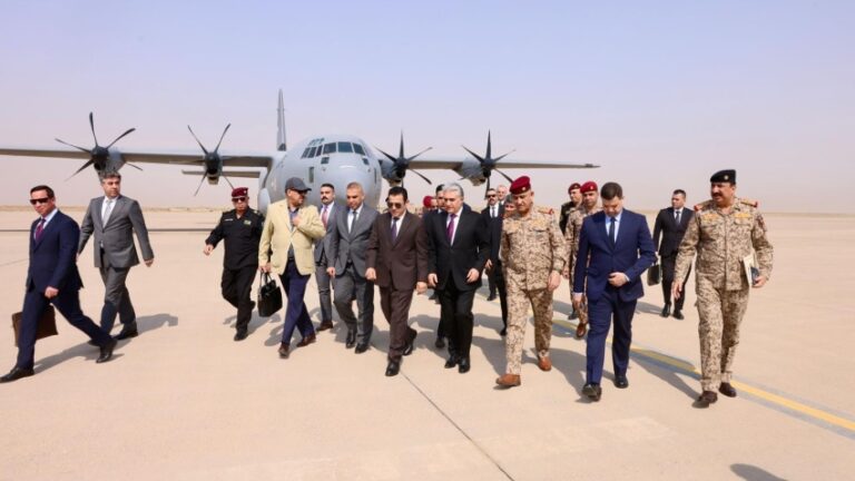 صور وفيديوهات وأسماء.. كردستان يسلّم للأعرجي أدلة الجهات المسؤولة عن هجمات المسيرات » وكالة بغداد اليوم الاخبارية