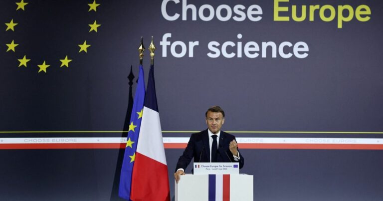 خفض إدارة ترمب تمويل البحث العلمي يهدد بهجرة العلماء وتعثر الأبحاث