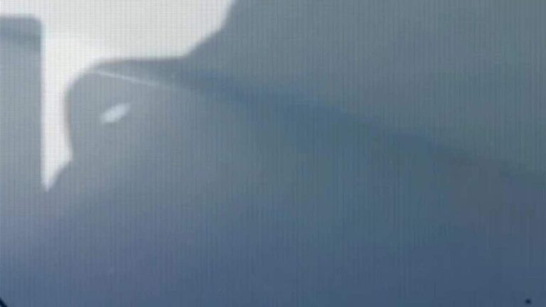 في بغداد.. عملية إنقاذ شاب من الموت