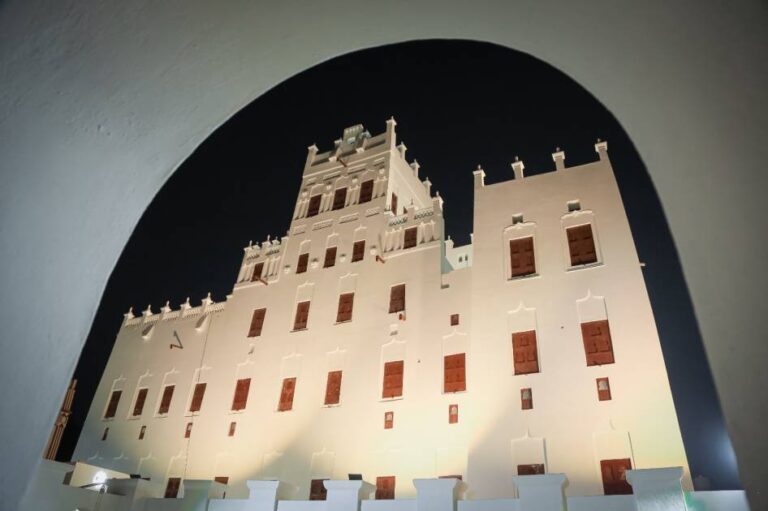 قصر القعيطي يعود للحياة... تراث طيني يبعث من عمق حضرموت