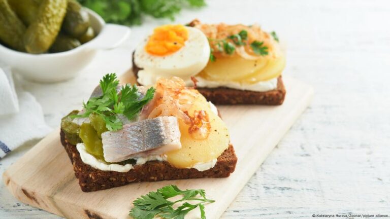 ما علاقة البيض والسمك والقهوة بطول العمر؟ – DW – 2025/7/7 ما علاقة البيض والسمك والقهوة بطول العمر؟ – DW – 2025/7/7