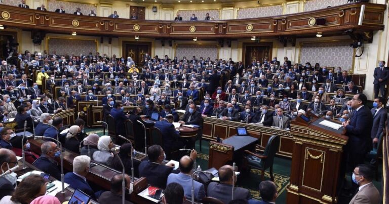 مصر.. مخاوف بين أطباء وصيادلة من ترك عيادات وصيدليات تاريخية مصر.. البرلمان يقر قانون الإيجار القديم وسط انقسام نيابي وجدل مجتمعي