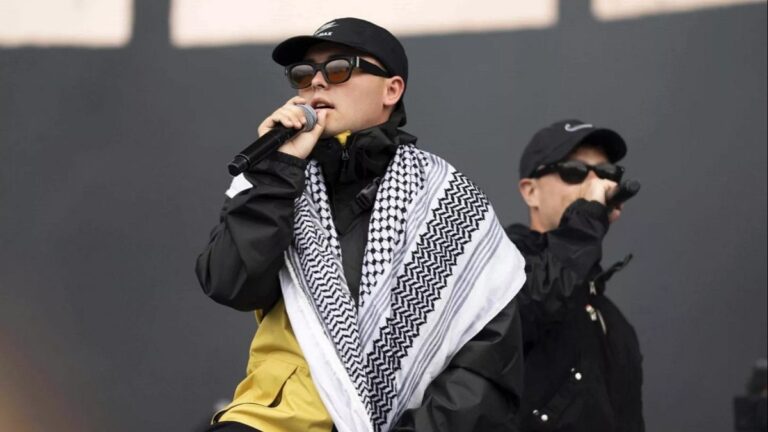 منع فرقة "كنيكاب" الأيرلندية من المشاركة في مهرجان "سيجيت".. ما دخل حزب الله وحماس؟