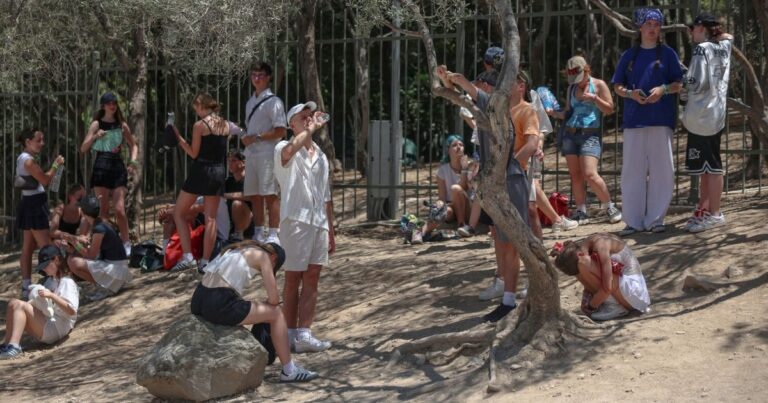 موجة الحر في أوروبا تودي بحياة 2300 شخص حرائق غابات في تركيا وفرنسا وسط موجة حر تحتاج أوروبا