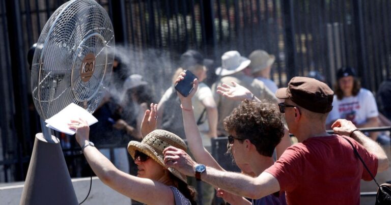 حرائق غابات في تركيا وفرنسا وسط موجة حر تحتاج أوروبا