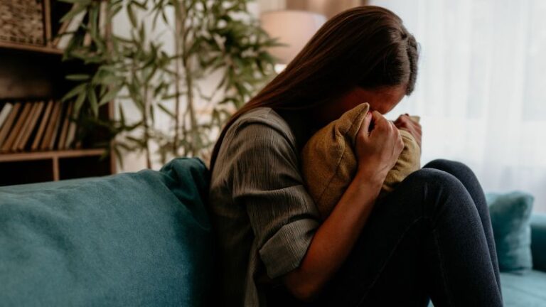 يمكنك بالفعل الموت من قلب مكسور بعد الفجيعة ، كما تظهر الدراسة