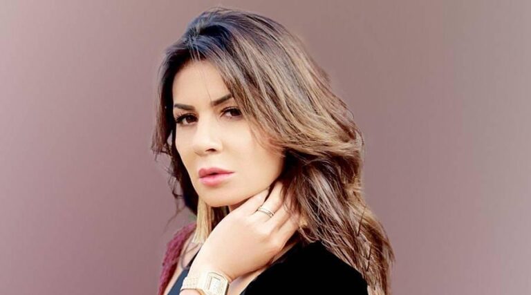 «أزمة ثقة» لنجلاء بدر | صحيفة الخليج «أزمة ثقة» لنجلاء بدر | صحيفة الخليج