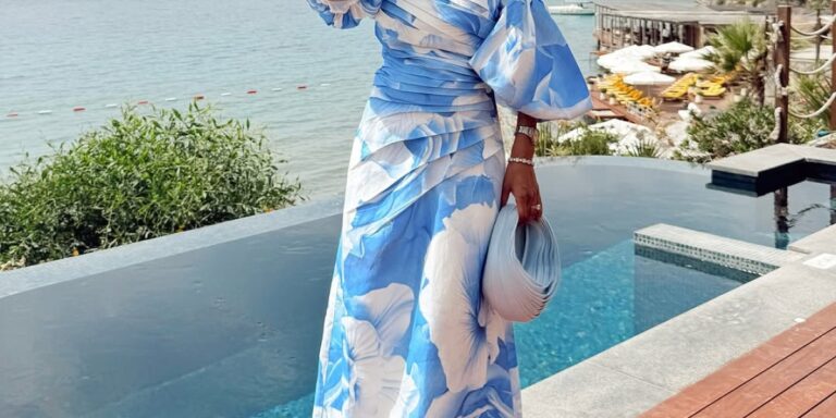 أناقة نهارية كاجوال ترافق الفاشينيستا الإماراتية ناديا حسن في رحلاتها الصيفية.. بالصور أناقة نهارية كاجوال ترافق الفاشينيستا الإماراتية ناديا حسن في رحلاتها الصيفية.. بالصور