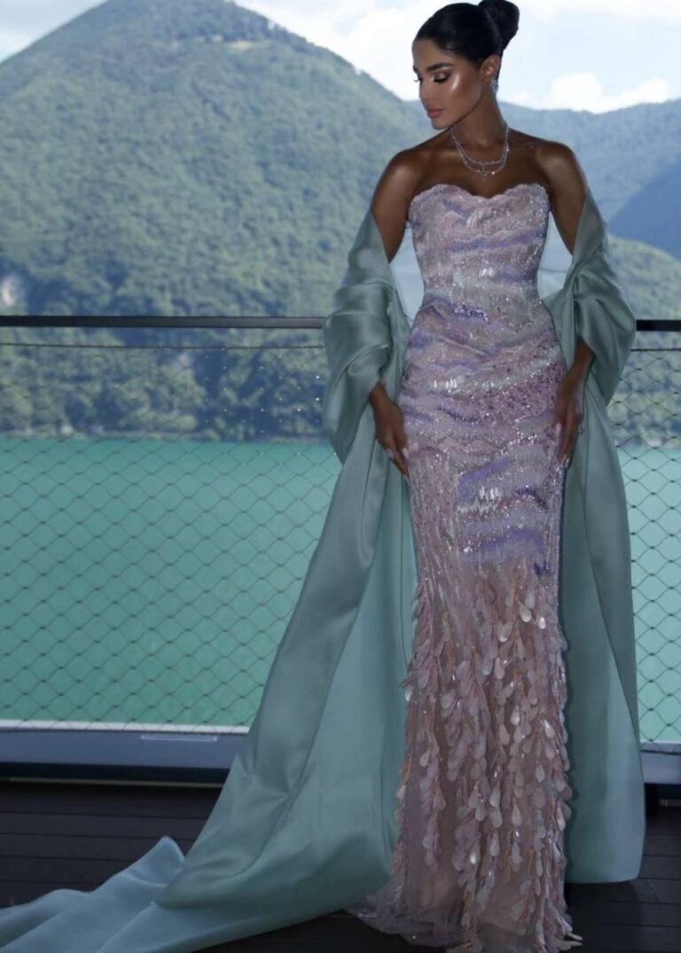 إطلالات النجوم
                        الفاشينيستا مرمر تأسر القلوب بصيحة الترتر وألوان فستانها 
                        
                            08 آب 2025 إطلالات النجوم
                        الفاشينيستا مرمر تأسر القلوب بصيحة الترتر وألوان فستانها 
                        
                            08 آب 2025