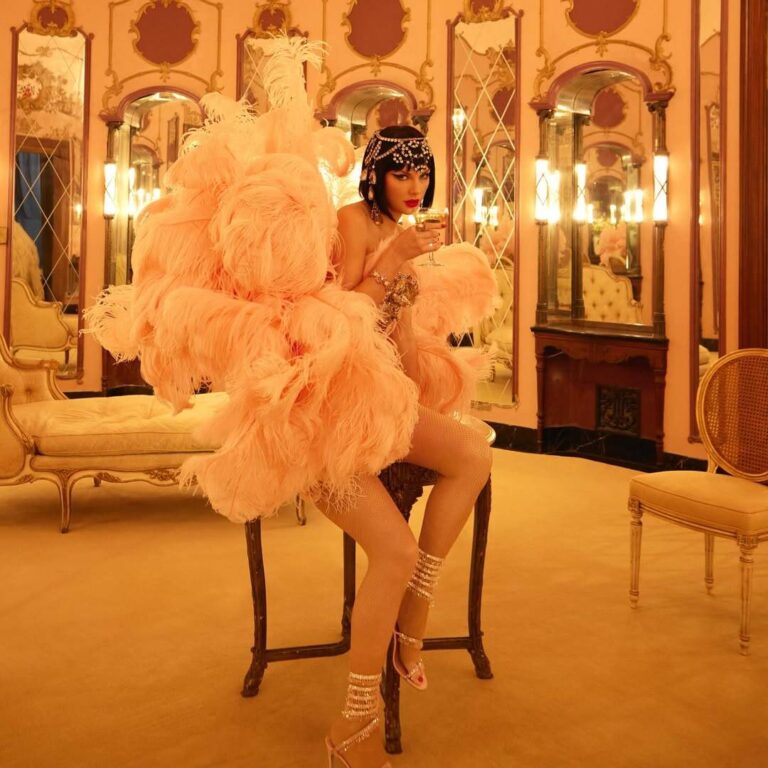 إطلالات النجوم
                        تايلور سويفت بإطلالة “فتاة الاستعراض” انسجاماً مع ألبومها الجديد 
                        
                            14 آب 2025 إطلالات النجوم
                        تايلور سويفت بإطلالة "فتاة الاستعراض" انسجاماً مع ألبومها الجديد 
                        
                            14 آب 2025