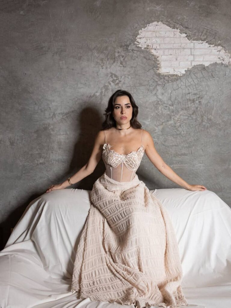 إطلالات النجوم
                        سارة أبي كنعان تتألق بفستان ناعم بتفاصيل جريئة
                        
                            27 آب 2025