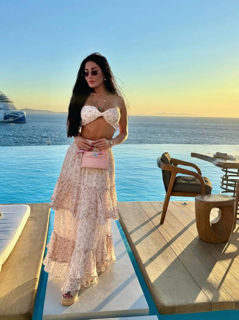 إطلالات النجوم
                        هبة نور بصيحة جريئة تعتمد على البراليت والكروب توب
                        
                            18 آب 2025