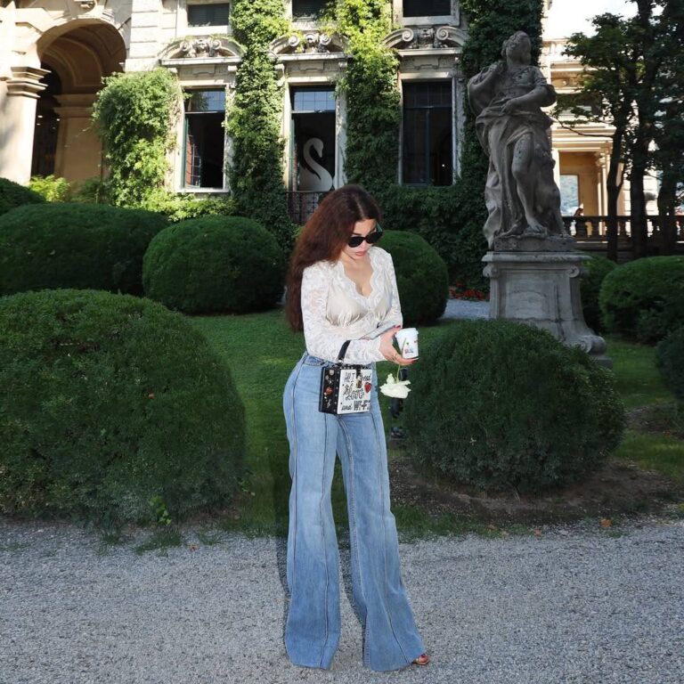 إطلالات النجوم
                        هيفاء وهبي تنسق إطلالتها الكاجوال بطريقة مميزة
                        
                            16 آب 2025