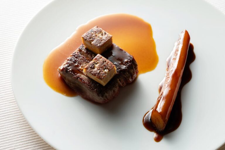 ابق بقلم Yannick Alléno يقدم تعبيرًا مثاليًا للفن