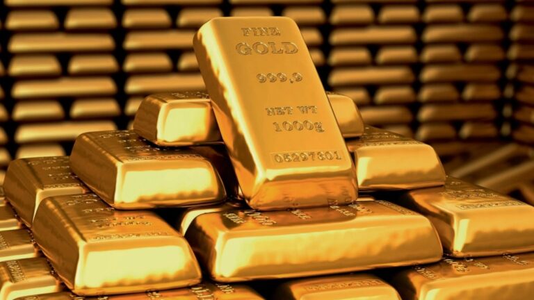 الذهب يحقق مكاسب أسبوعية ويقترب من مستوى قياسي جديد