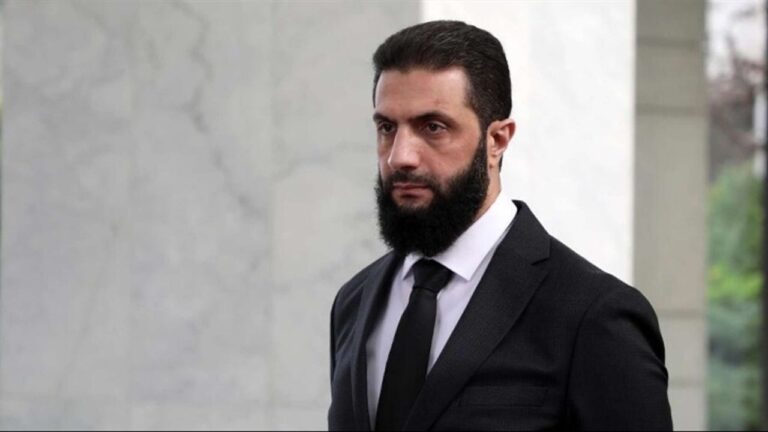 الشرع يثير تفاعلاً بجملة كان لي عين على العراق الشرع يثير تفاعلاً بجملة "كان لي عين على العراق"