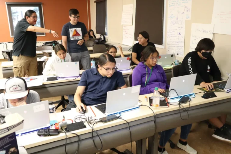 الشعوب الأصلية في زمن الذكاء الاصطناعي... من يروي الحكاية؟