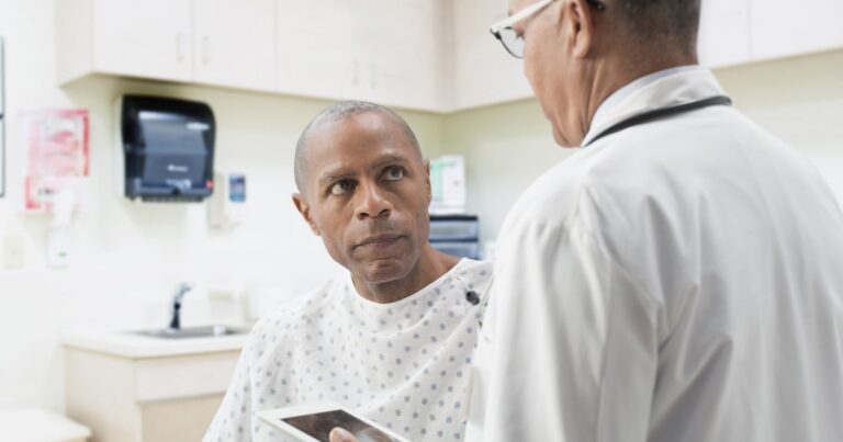 الطبيب يكسر المصطلحات الطبية المهمة