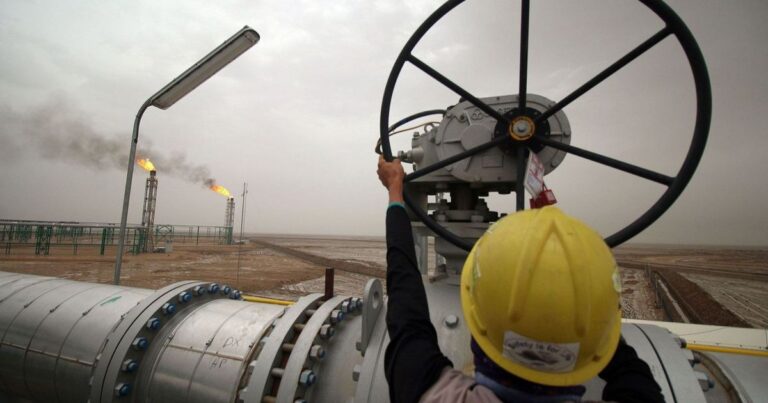 العراق يتوقع إيرادات نفطية بقيمة 482 مليار دولار في 5 سنوات العراق يعتزم التوقف عن استيراد البنزين نهاية العام الجاري