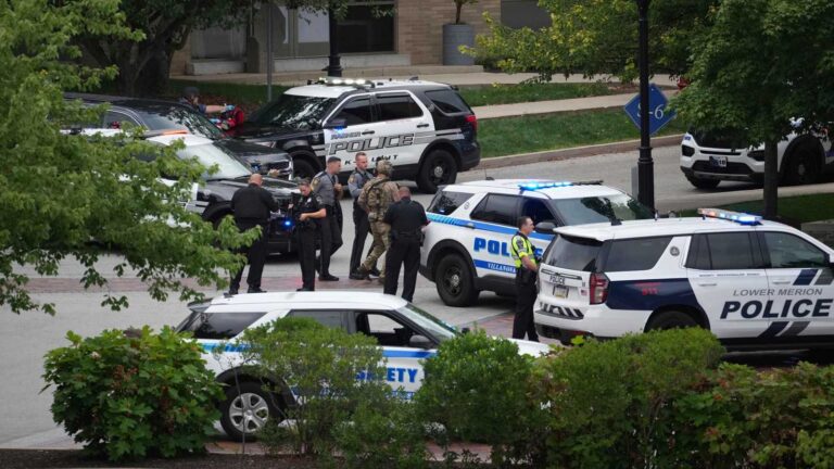 بلاغ كاذب عن هجوم على حفل بجامعة أمريكية يثير ذعر الطلبة (صور وفيديو) نهاية رحلة رجل من الطبقة العاملة.. من هو أوزي أوزبورن؟ (فيديو)