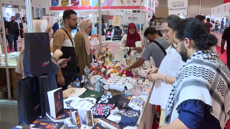 بمشاركة 300 دار نشر.. انطلاق “معرض إسطنبول للكتاب العربي” في نسخته العاشرة | ثقافة بمشاركة 300 دار نشر.. انطلاق "معرض إسطنبول للكتاب العربي" في نسخته العاشرة | ثقافة