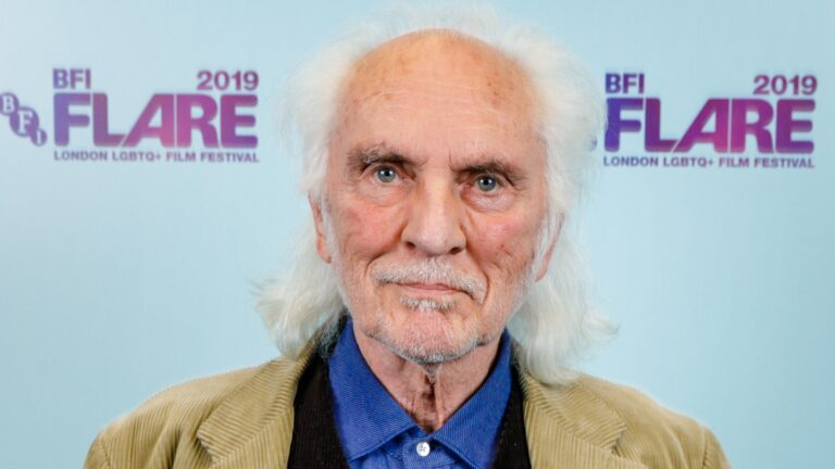 توفي تيرينس ستام ، نجم سوبرمان ، عن عمر يناهز 87 عامًا