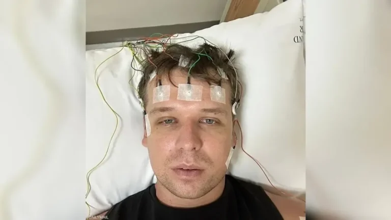 شاب لم ينم منذ عامين