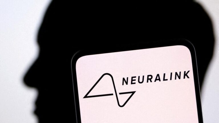 شركة نيورالينك تبدأ تجارب زرع شرائح دماغية في بريطانيا لتمكين مرضى الشلل من التحكم بالأفكار شركة نيورالينك تبدأ تجارب زرع شرائح دماغية في بريطانيا لتمكين مرضى الشلل من التحكم بالأفكار