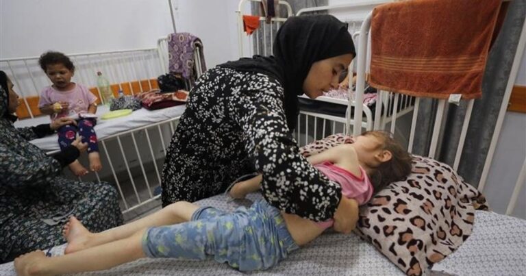 فلسطينية تتمسك بالأمل في إنقاذ طفلتها الثانية من سوء التغذية ويتكوف: أمضيت أكثر من 5 ساعات في غزة لنقل صورة واضحة إلى ترمب