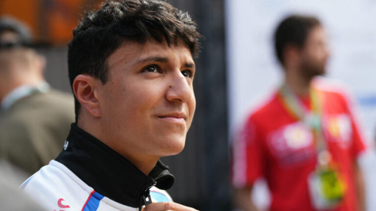 فورمولا 1: الفرنسي الجزائري إسحاق حجار… “بروست الصغير” الذي لا يطمح سوى إلى أن يكبر فورمولا 1: الفرنسي الجزائري إسحاق حجار... "بروست الصغير" الذي لا يطمح سوى إلى أن يكبر