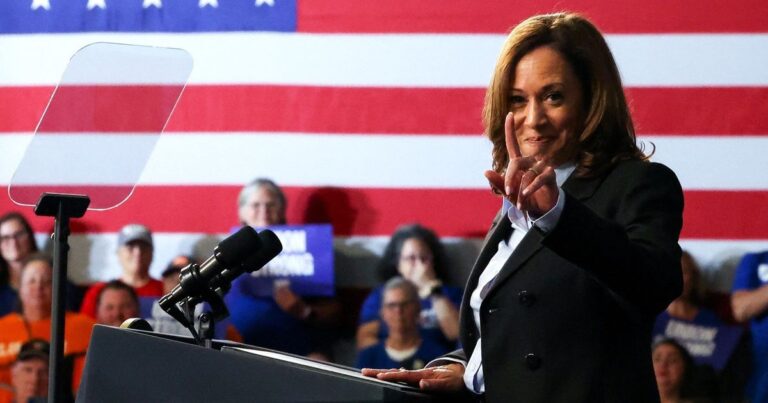 كامالا هاريس في “107 أيام” قصة انتخابات محمومة بالصور.. أنصار كامالا هاريس يستقبلون خطاب الهزيمة بالدموع