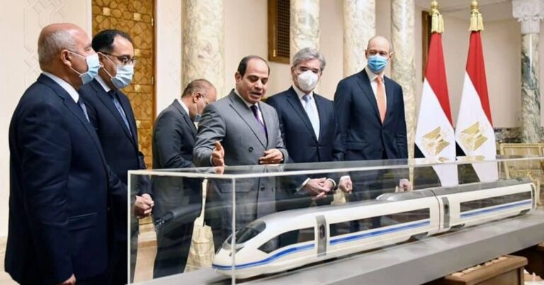 مصر تعتزم إنشاء خط جديد من القطار السريع بـ1.6 مليار دولار مصر تعتزم وقف التعاقد المباشر على مشروعات الطاقة المتجددة حتى 2030