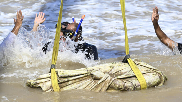 مصر تعلن اكتشاف أجزاء من مدينة أثرية غارقة شرق الإسكندرية تعود لأكثر من ألفي عام مصر تعلن اكتشاف أجزاء من مدينة أثرية غارقة شرق الإسكندرية تعود لأكثر من ألفي عام