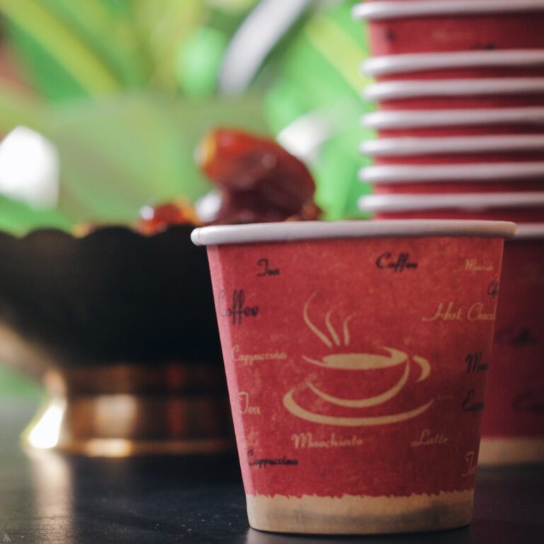 من الكوب إلى الدماغ.. كيف تتسلل الجسيمات البلاستيكية الدقيقة إلى أجسامنا » وكالة الانباء العراقية (واع) من الكوب إلى الدماغ.. كيف تتسلل الجسيمات البلاستيكية الدقيقة إلى أجسامنا