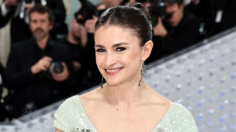 آنا وينتور تختار كلوي ماللي لأعلى وظيفة في Vogue